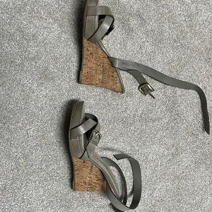 Chinese Laundry wedges